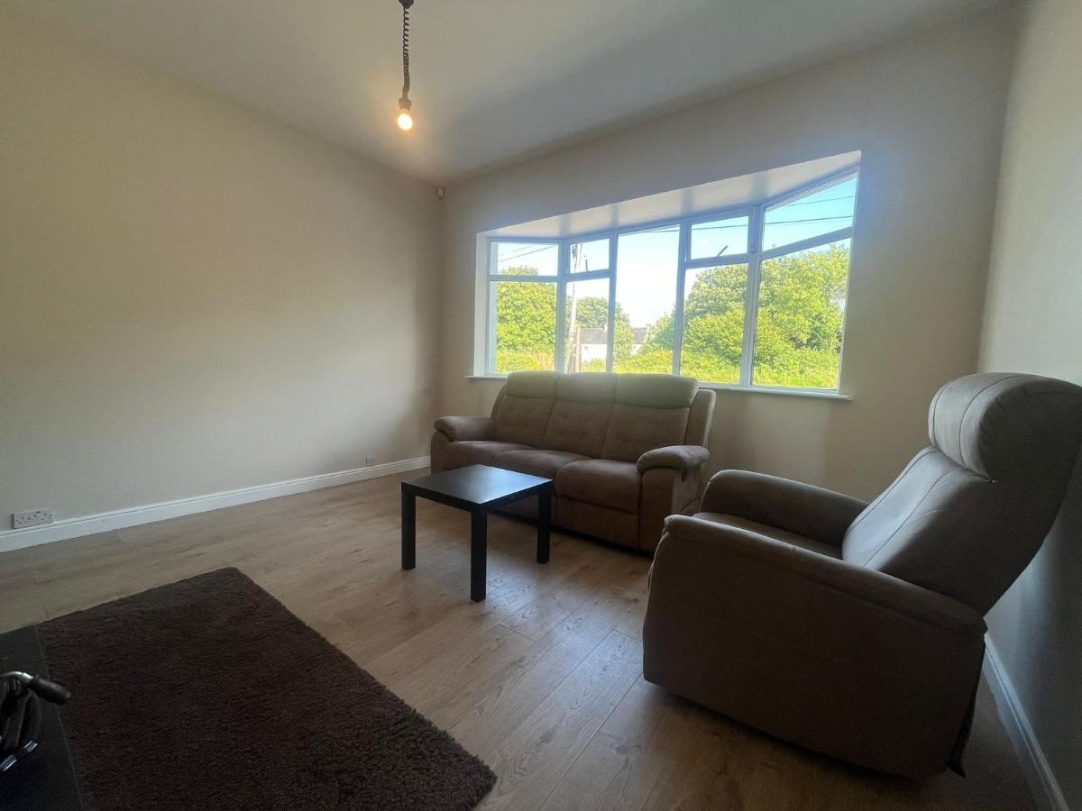 Yeats Lodge Self Catering Apartment And Bar Galway Exterior photo
